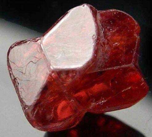 红宝石 （资料图片，来源于网路）