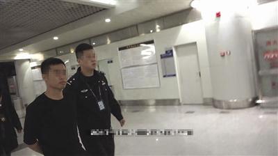 888车牌抢不到?男子入侵选号系统 3年买上海2套房