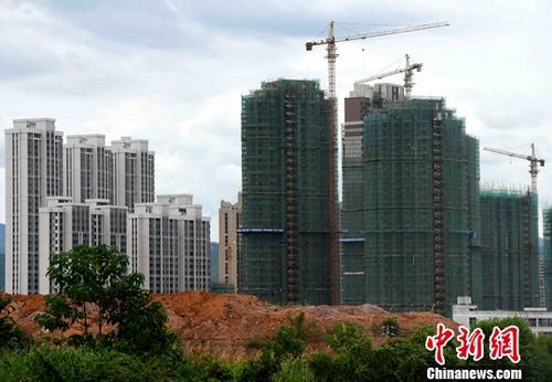 7月18日，福建省三明市一处房地产楼盘正在开发建设中。当日，中国国家统计局发布的数据显示，6月份70个大中城市中，一二线城市房价同比涨幅连续回落。 <a target='_blank' href='http://www.chinanews.com/'>中新社</a>记者 张斌 摄 7月18日，福建省三明市一处房地产楼盘正在开发建设中。当日，中国国家统计局发布的数据显示，6月份70个大中城市中，一二线城市房价同比涨幅连续回落。 <a target='_blank' href='http://www.chinanews.com/'>中新社</a>记者 张斌 摄