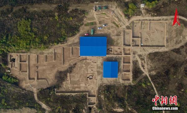 陕西高陵杨官寨遗址庙底沟文化墓地发掘区航拍。陕西省考古研究院 供图