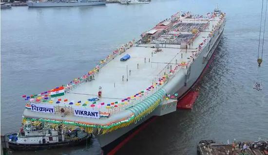 ▲　　印度首艘国产航母建成这样就硬要下水，而且下水不止搞一次。