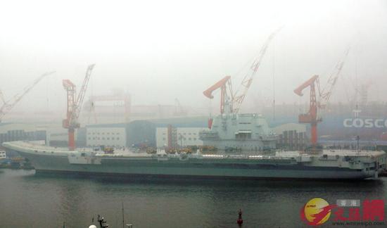 点击查看大图 中国国产航母今日或海试 多艘拖船已集结就位
