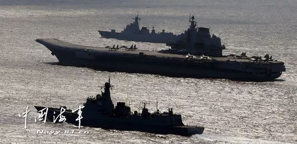 ▲犁浪蹈海。记者张雷 摄 ?