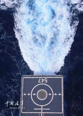 ▲铁流澎湃。记者张雷 摄