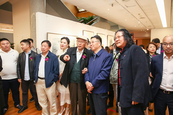 15-不忘初心——全国书画名家作品邀请展嘉宾观展1 15-不忘初心——全国书画名家作品邀请展嘉宾观展1