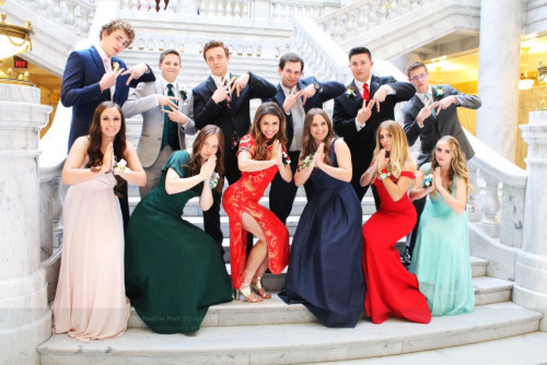 美国女孩穿旗袍 引争议:只是觉得旗袍美