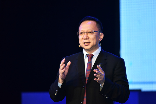 2-中华医学会眼科学分会视光学组副组长、中南大学爱尔眼科学院博士生导师杨智宽教授在启动会上发言