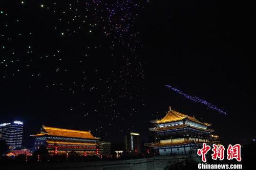 西安无人机表演出现“乱码”执行方：部分无人机受定向干扰