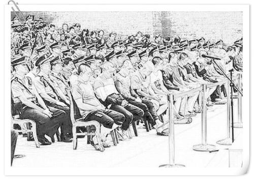 庭审现场 点击进入下一页