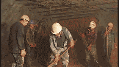 父子俩在兰渝铁路修德美干不了的隧道:6年未相见