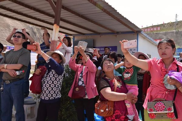 父子俩在兰渝铁路修德美干不了的隧道:6年未相见