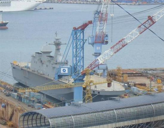 韩国第2艘准航母下水 日本因素或促韩建真正航母