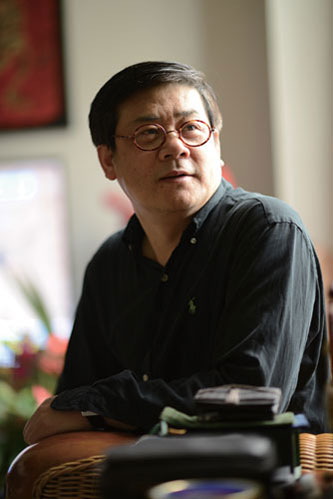 中国美协分党组书记、驻会副主席兼秘书长徐里