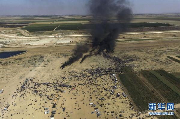 　5月14日，在加沙城以东的加沙地带与以色列边境，巴勒斯坦民众参加示威活动。当天，巴勒斯坦民众在巴多地举行游行示威，抗议美国驻以色列使馆当天在耶路撒冷正式开馆。抗议者与以色列士兵发生冲突，导致至少55名巴勒斯坦人死亡、2800多人受伤。
