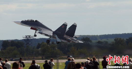 资料图: 苏-35战斗机 <a target='_blank' href='http://www.chinanews.com/'>中新社</a>发 贾靖峰 摄 点击进入下一页