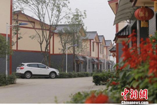 美丽新村。　吴平华 摄