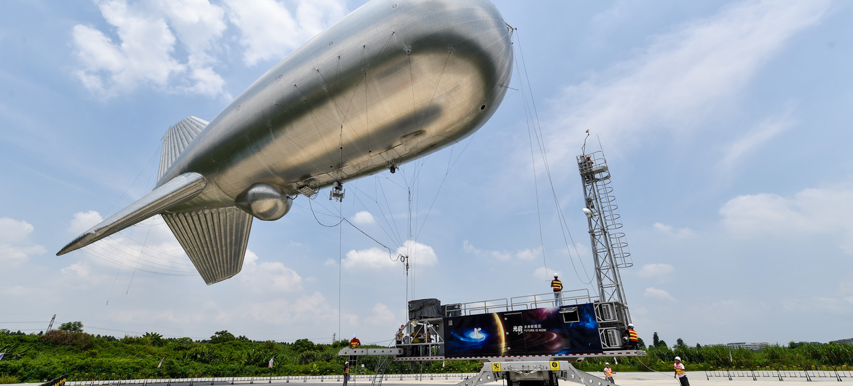      从追赶时代到引领时代——从深圳发展奇?？粗泄母锟?0年