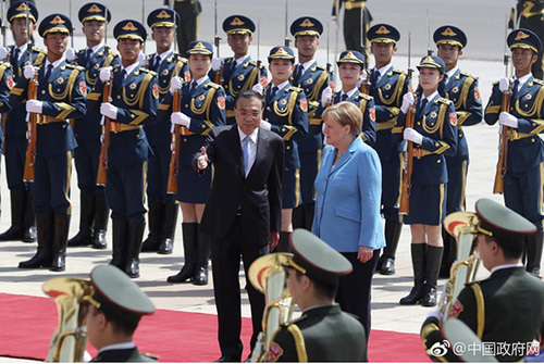 李克强欢迎默克尔访华 就中德中欧关系交换意见