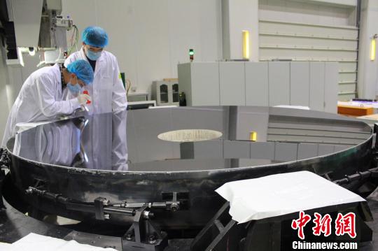 揭秘给太空“千里眼”配“角膜”的科研团队幕后