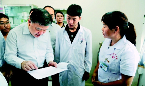 调研组调研云南省怒江州泸水市洛本卓乡金满村村卫生室建设情况