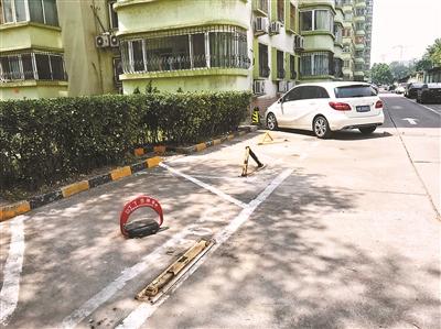 满庭芳园小区共享车位已被停用摄影/本报记者 李梦婷 点击进入下一页
