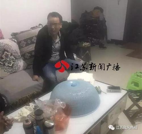 江苏一孤儿疑被老师体罚臀部呈猪肝色 教育局调查