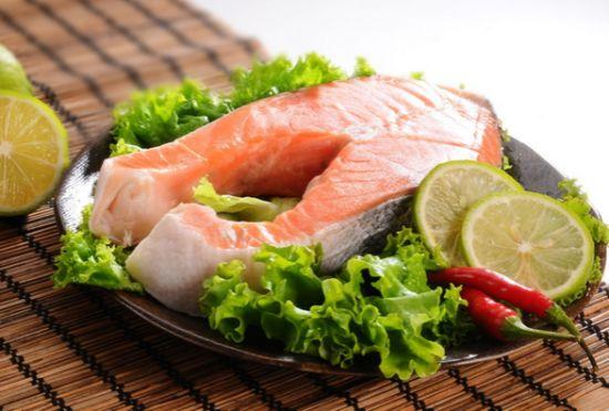 医生建议:多吃油性鱼类有益心脏健康