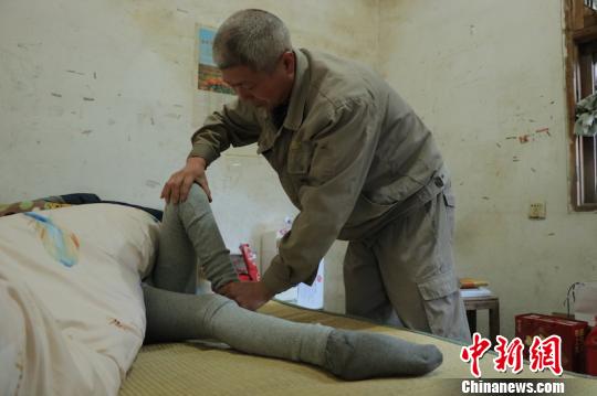 遂昌好丈夫悉心照料病妻十七载 遂昌宣传部提供