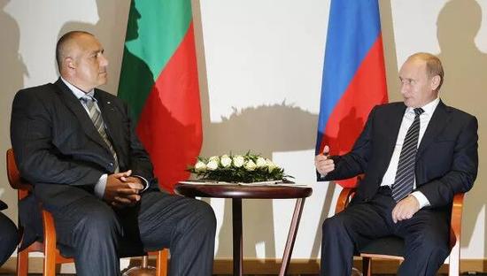 普京被叫老大哥:感觉很窘迫 这是要让老大掏钱