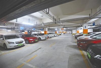 小区停车场涌进500多辆保卖车 业主:成交易市场?