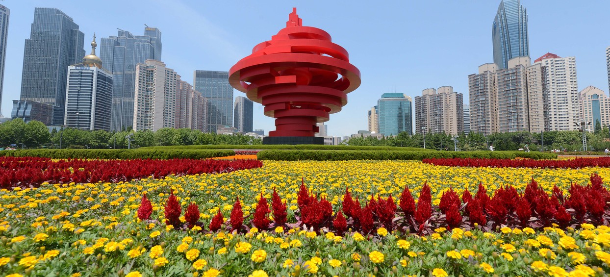 青岛：花团锦簇岛城靓