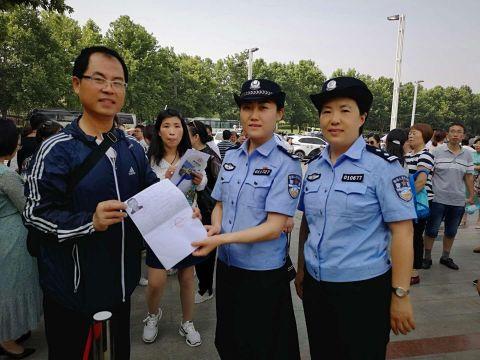 高考首日马大哈考生有点多:走错考场 忘带身份证