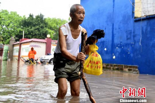 广东高考遭遇台风登陆多地挂暴雨红色预警