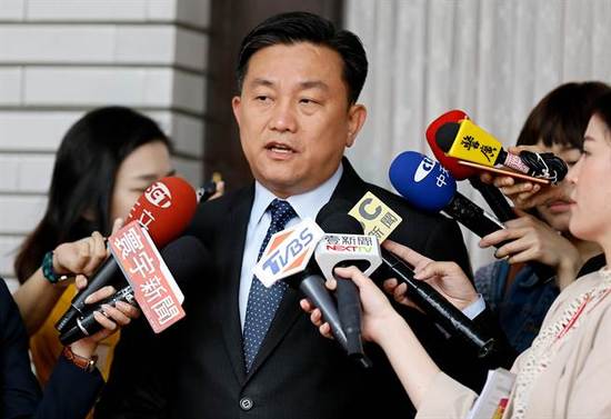 绿委鼓吹中华航空应改名 台网友:统一集团也要改