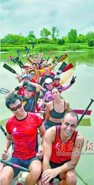 中国侨网这支队员国籍众多的龙舟队，已经在广州成立了20个年头。   图片来自受访者