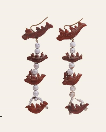 金穿琥珀珍珠耳坠%20%20内蒙古奈曼旗辽陈国公主墓出土 金穿琥珀珍珠耳坠%20%20内蒙古奈曼旗辽陈国公主墓出土