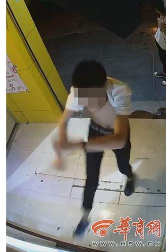 58y4x4a8.jpg 西安5名中学生深夜打砸一成人用品店 称因为好奇