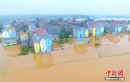 资料图：江西暴雨。张伟 摄