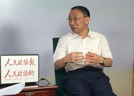 霍学喜委员：央企扶贫要“接地气”