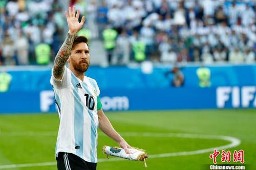 梅西状态回勇 <a target='_blank' href='http://www.chinanews.com/'>中新社</a>记者 富田 摄 点击进入下一页