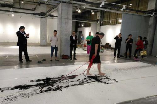 点击进入下一页