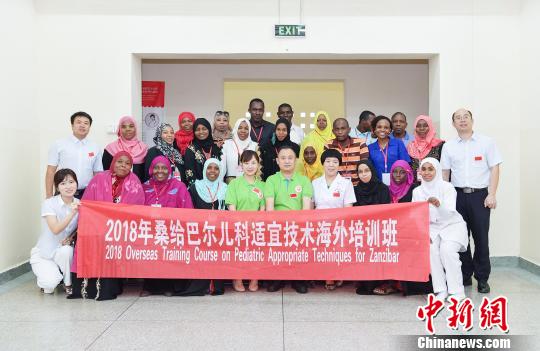 湘字号“儿科适宜技术”精准帮扶桑给巴尔?！±钇?摄