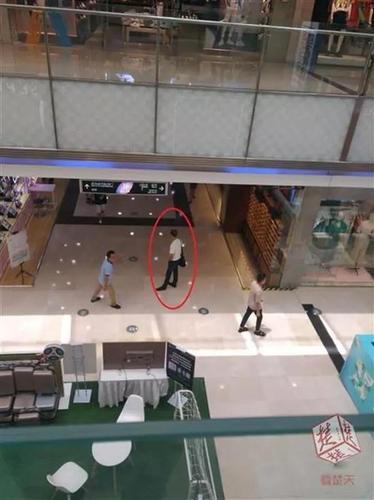 点击查看大图 缉毒女警察逛商场闻到异香 10分钟后抓到个大毒贩