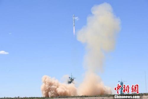 汪江波 摄 点击进入下一页