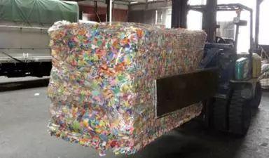 日本民众为灾区送千纸鹤堆积如山 日网友坐不住了