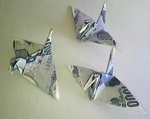 日本民众为灾区送千纸鹤堆积如山 日网友坐不住了