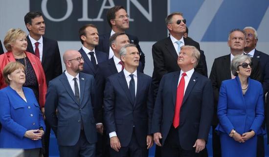 特朗普和北约盟友现在啥状态？看这张合影就懂了