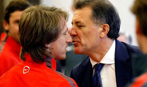 这些克罗地亚球迷竟希望国家队输球 怎么回事?