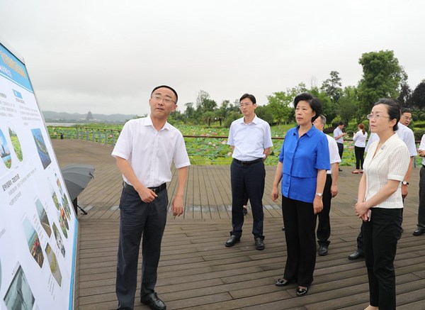 70649936-dc0b-451e-92e3-2e57008acc9f.jpg 70649936-dc0b-451e-92e3-2e57008acc9f.jpg