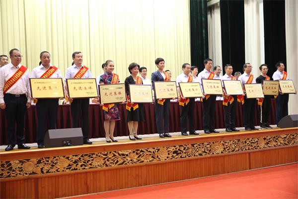 林铎在全省非公有制经济发展工作会议上强调  着力优化发展环境切实抓好政策落实 努力推动我省非公经济持续健康发展